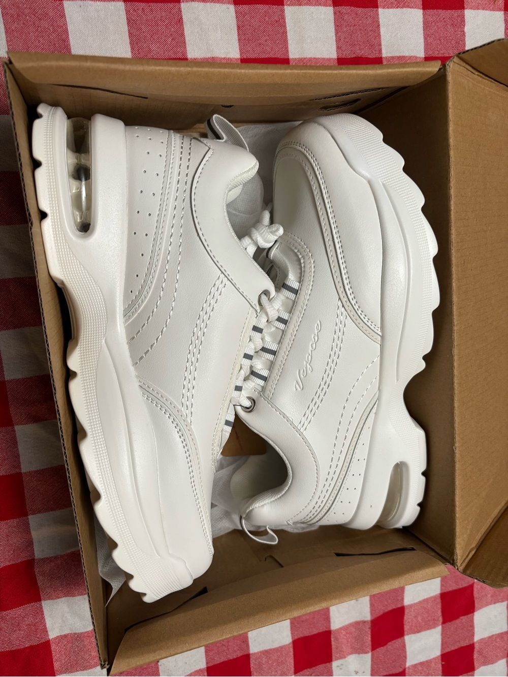 Vepose NY White Sneakers Women’s size 9.5